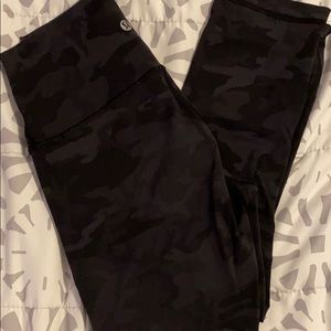 Black/Gray Camo Wunder Under-Lululemon